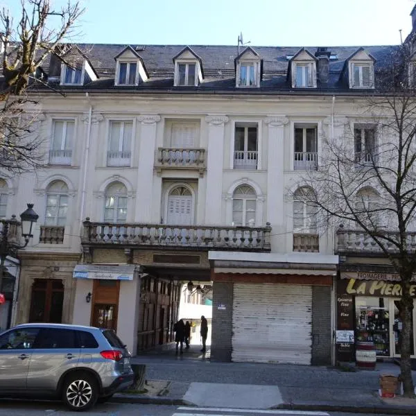 Appart T4 Luchon plein centre, hotel in Luchon