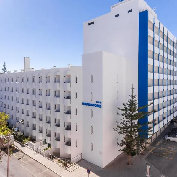 Hotel Navegadores – hotel w mieście Monte Gordo