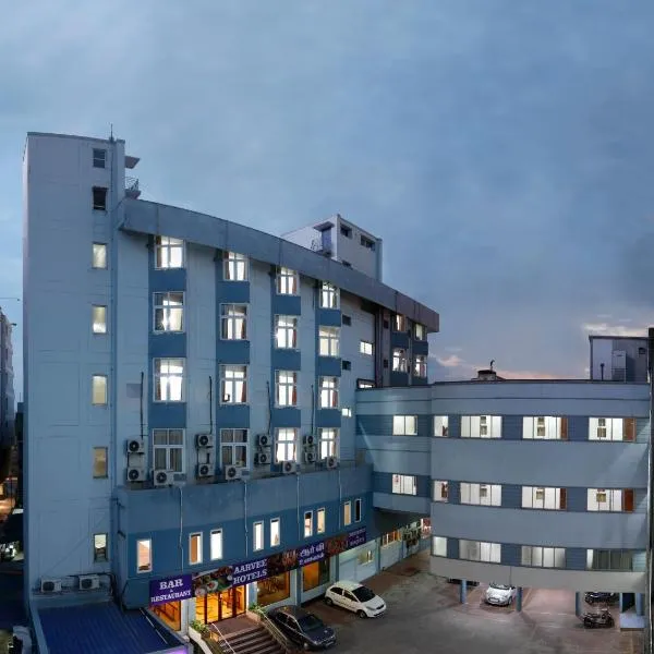 Sri Aarvee Hotels, hotel v destinaci Kójamputtúr