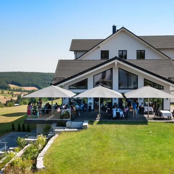 BURGHOF - DAS HOTEL, hotel in Höchst im Odenwald