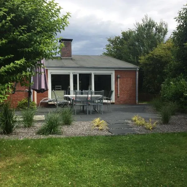 Gemütlicher Bungalow, hotel in Neuharlingersiel