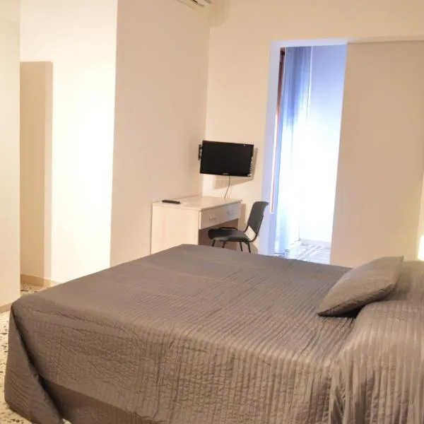 B&B Scalea Rooms, hotel em Scalea