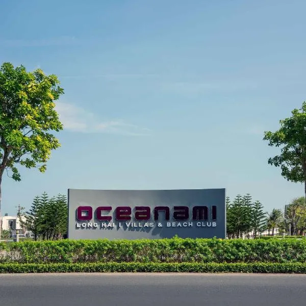 Oceanami Villas & Beach Club - Managed by Oceanami Group, hotel v destinaci Long Hải