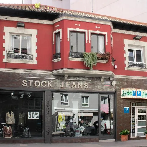 Pensión Jade, hotel in Castro-Urdiales