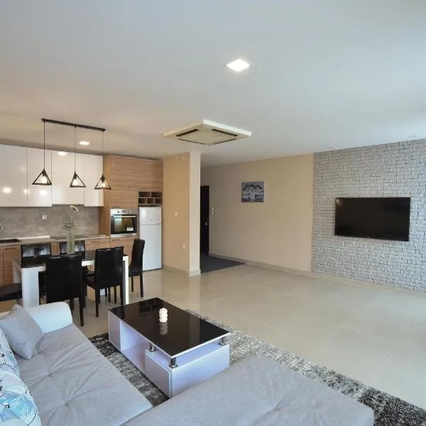 피로트에 위치한 호텔 City Center Apartments