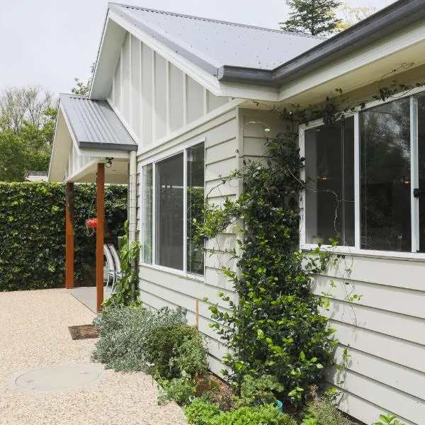 Armidale Cottage on Barney - House 2, hotel in Armidale