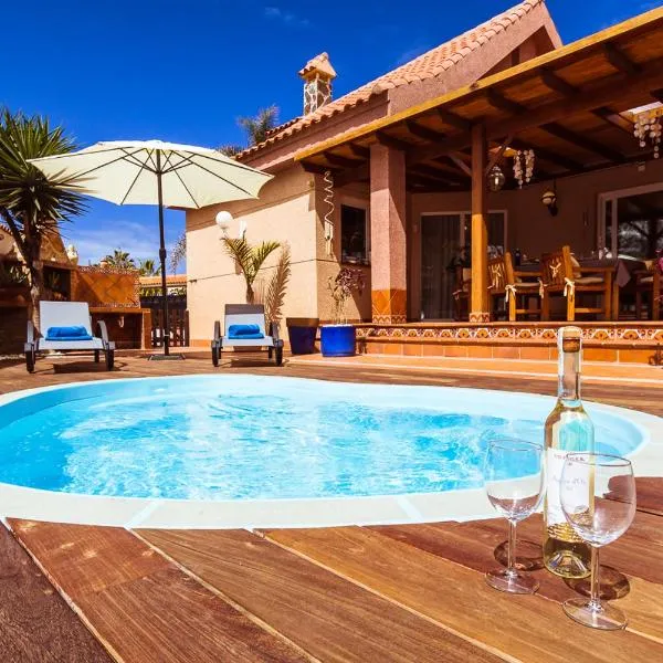 Villa Hibiscus Centrum Corralejo Beach Private Pool Family, ξενοδοχείο σε Corralejo