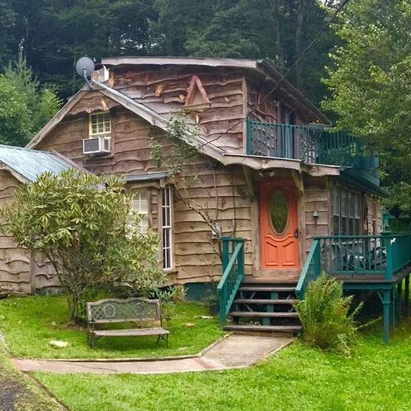 Rushing Stone Cottage, hotel em West Jefferson