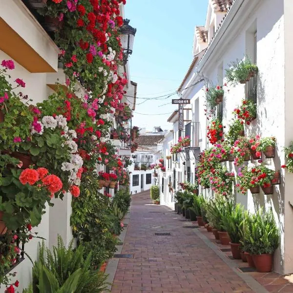I AM La Posada Hotel and Apartment, hotel v destinaci Benalmádena