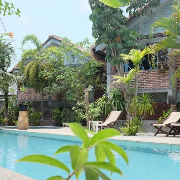 Panji Panji Tropical Wooden Home, hotel in Pantai Cenang