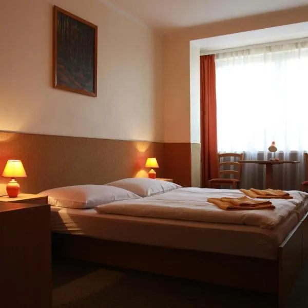 Pension FOX, hotel em Praga