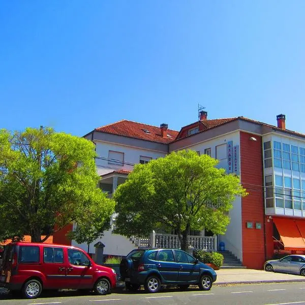 Hotel Os Caracoles, hotel v destinaci Pereiro de Aguiar