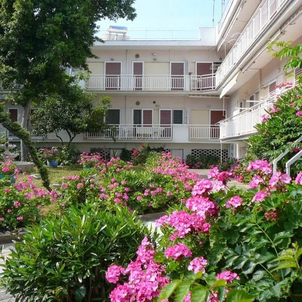 Apartments Juli, hotel v destinaci Nea Potidaea