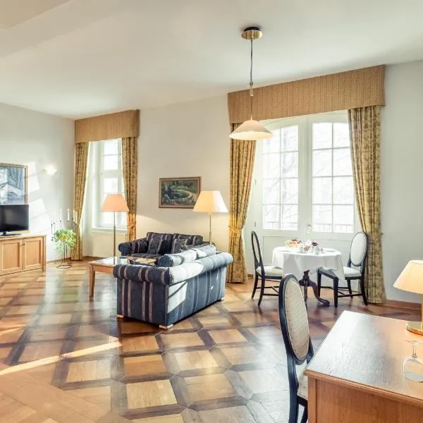 Hotel Schloss Neustadt-Glewe، فندق في نويشتات-غليفه