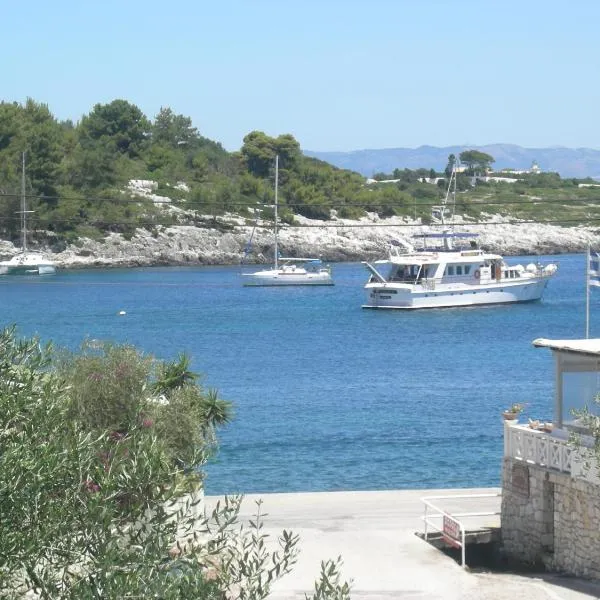 Baronessa's Apartments, hotel u gradu 'Gaios'