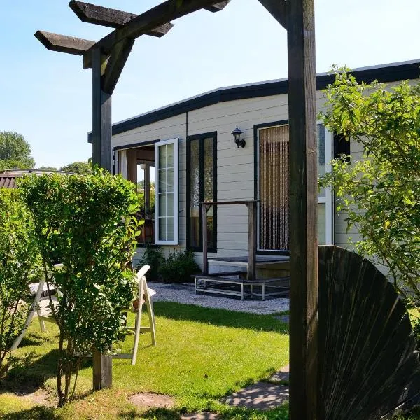 Chalet Ketjil, Hotel in Oostvoorne