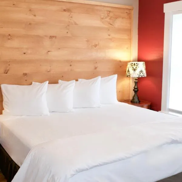 Inn at Kampfires, hotel v destinaci Dummerston Center