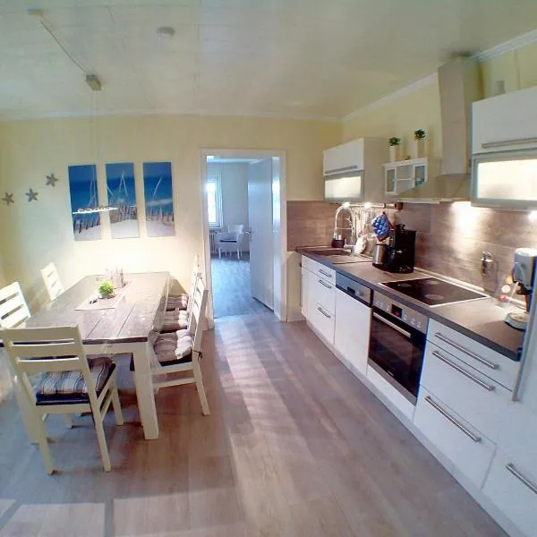 Ferienwohnung Deichstr De Lorenzo, Hotel in Carolinensiel