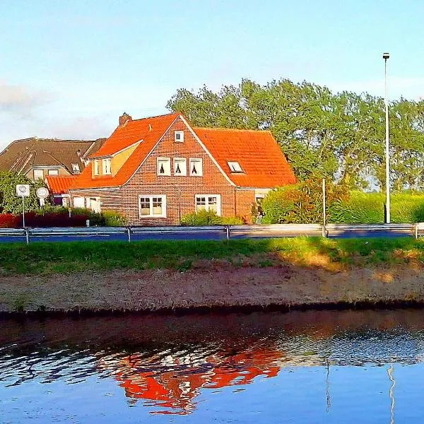 Ferienwohnung Deichstr De Lorenzo, hotel v destinaci Carolinensiel
