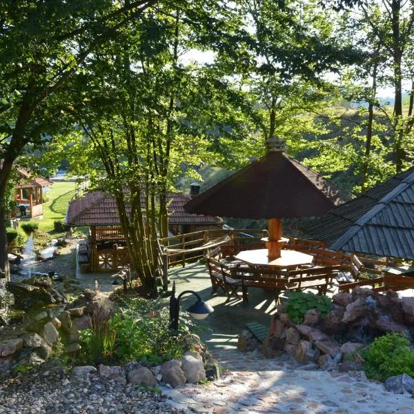 고르니 밀라노바츠에 위치한 호텔 Guest House Etno selo Trbović
