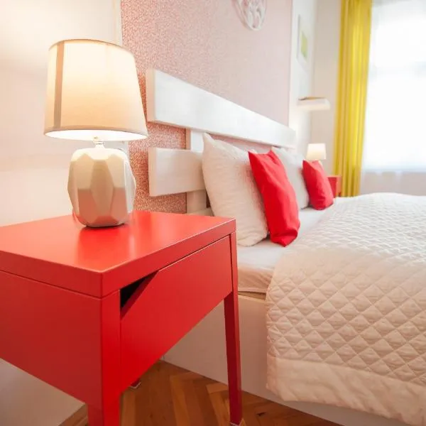 Spacious Stylish Apartment in Old Town, hotel in Sibiu