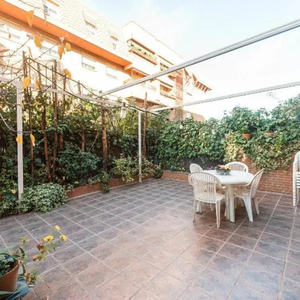 Vivienda Familiar con Jardin junto a Ifema, khách sạn ở Madrid
