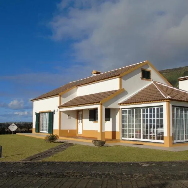 Casa dos Salgueiros, отель в городе Ponta Delgada