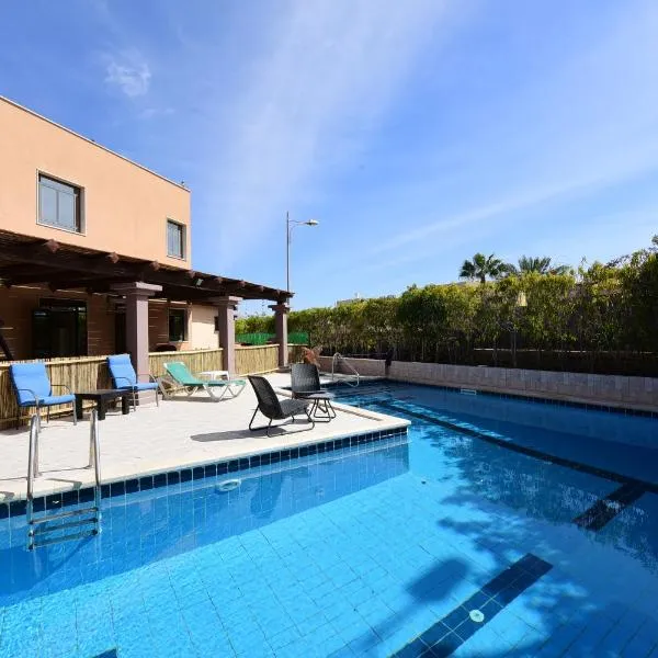 Flintstone Guest House 11 rooms לא וילה פרטית, hotelli kohteessa Eilat