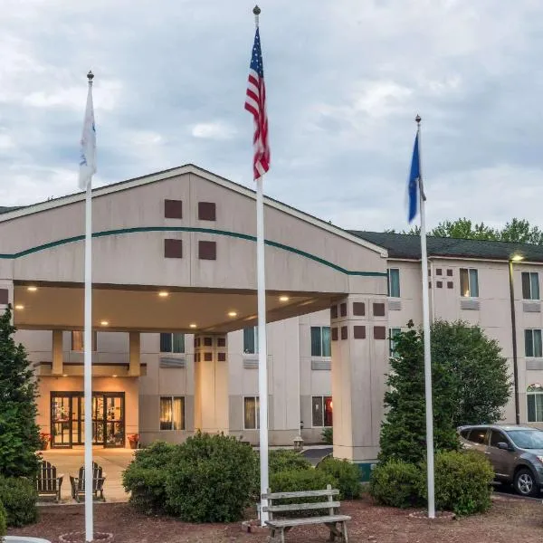 Manchester Inn & Suites, hotel in Tolland