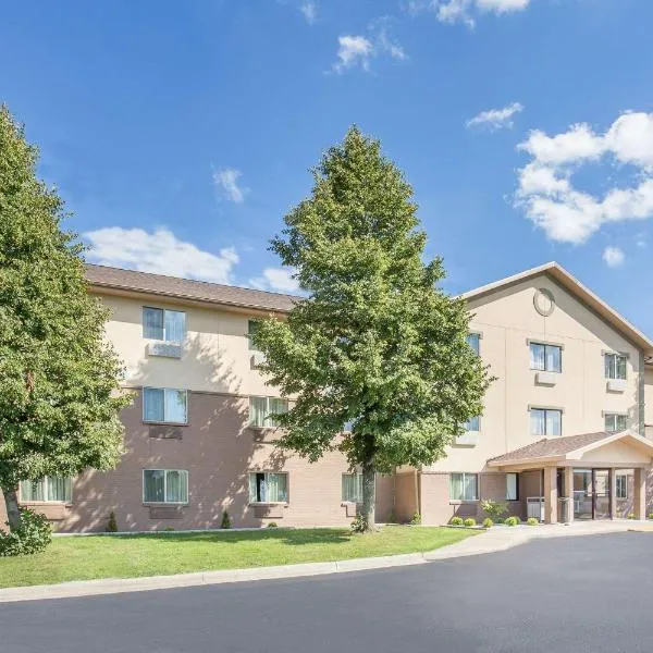 Baymont by Wyndham Holland, hotel in Laketown Township