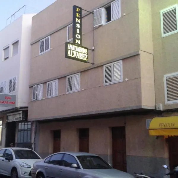 Pension Alvarez, hotel v destinaci El Tablero