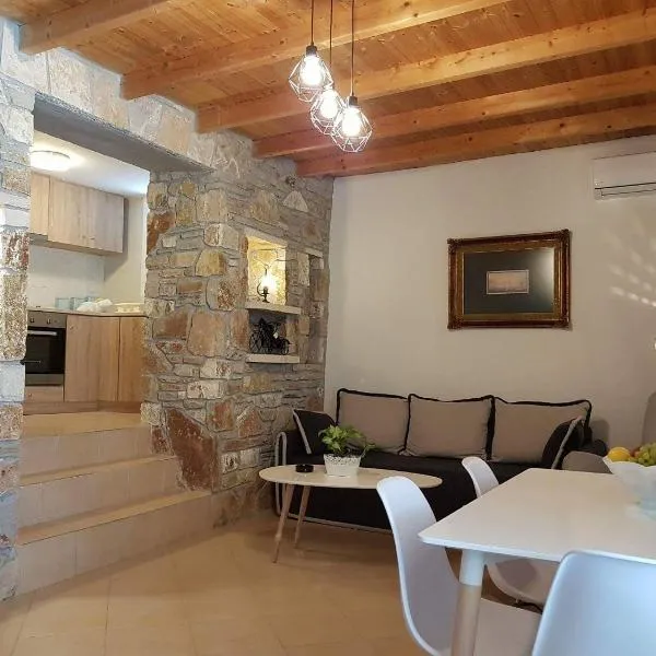 Nafplio cozy mountain cottage, hotel en Nauplia