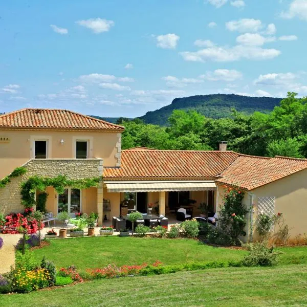 Les Chenes Rouges, Hotel in Doissat