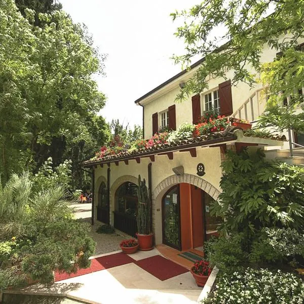 Hotel La Ginestra – hotel w mieście Acqualagna