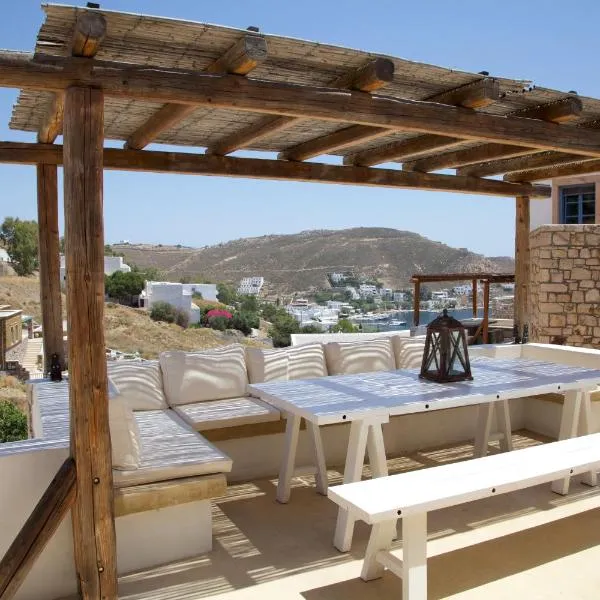 Luxury house in the island of Patmos, hotel v destinaci Grikos