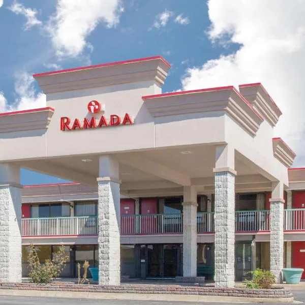 Ramada by Wyndham Edgewood Hotel & Conference Center, hotel di Edgewood