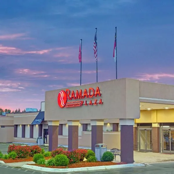 Ramada Plaza by Wyndham Charlotte South End Airport, hotell i Charlotte