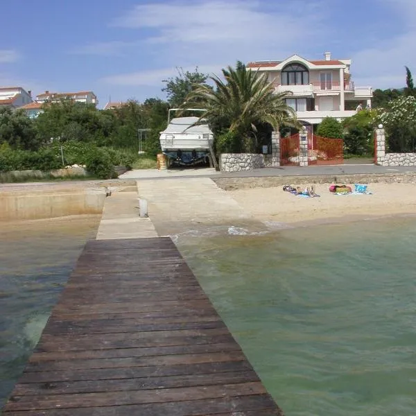 Julija Crnic, hotel in Barbat na Rabu