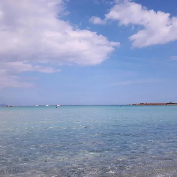 Casa Carla, ξενοδοχείο σε Budoni