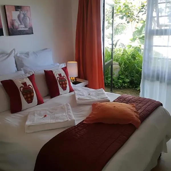 Lighthouse Accommodation, hotel v destinaci East London