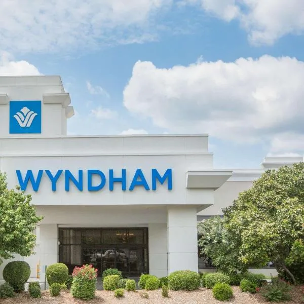 Wyndham Riverfront Hotel, hotell i Maumelle