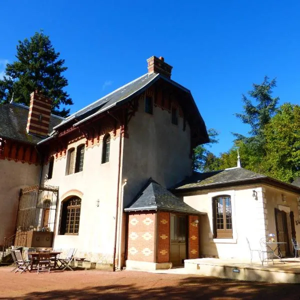 Le Manoir sur la Roche, 74, impasse du manoir, 71520 Navour sur Grosne D121, hotel v destinaci Clermain