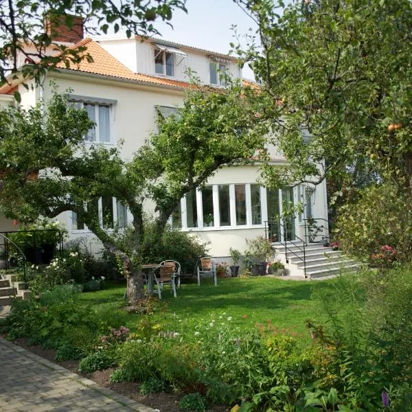 Villa Ingrid, hotel in Borgholm