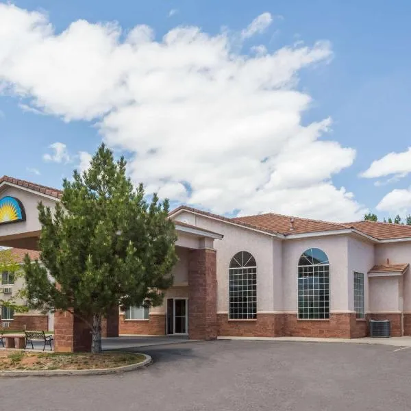 Days Inn by Wyndham Capitol Reef, hotell i Torrey