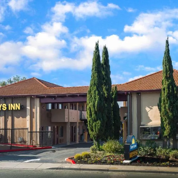 Days Inn by Wyndham Pinole Berkeley, hôtel à Hercules