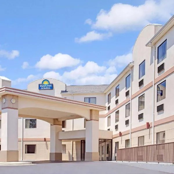 Days Inn & Suites by Wyndham Laurel Near Fort Meade、ローレルのホテル
