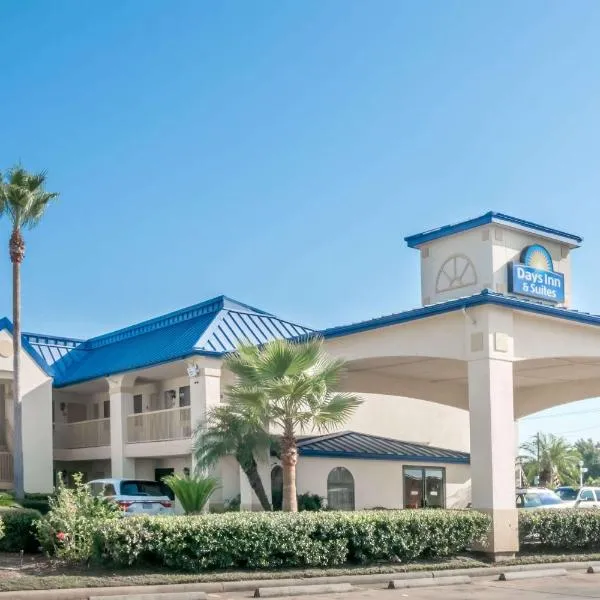 Days Inn & Suites by Wyndham Winnie, hotel em Winnie