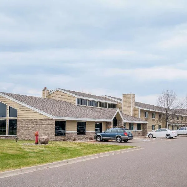 Days Inn & Suites by Wyndham Baxter Brainerd Area, ξενοδοχείο σε Baxter