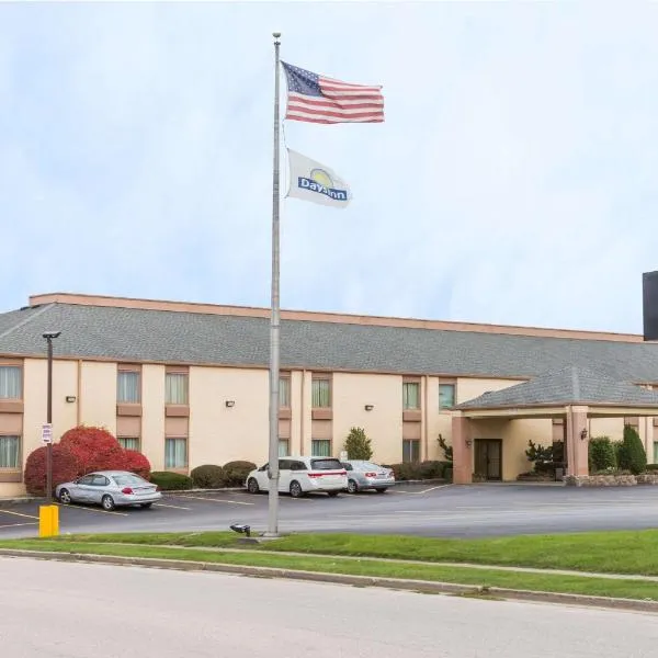 Days Inn & Suites by Wyndham Bloomington/Normal IL, hotel di McLean