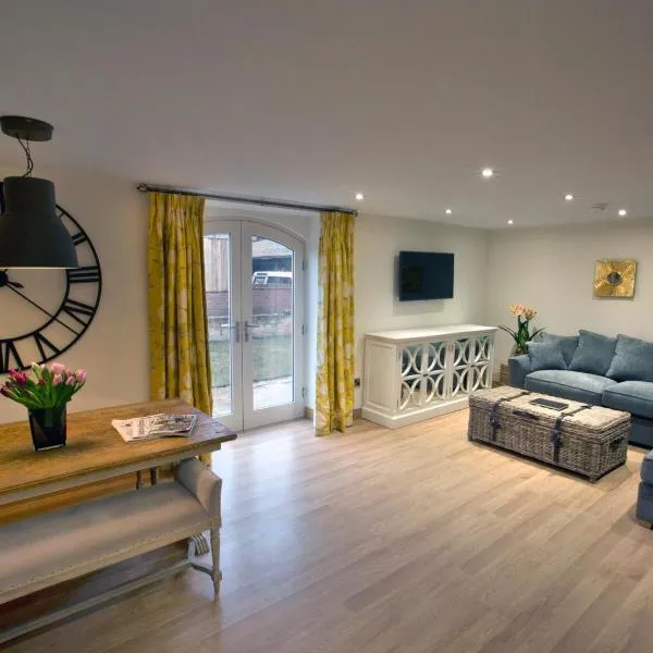 Honeysuckle Cottage, Drift House Holiday Cottages, hotel in Astbury